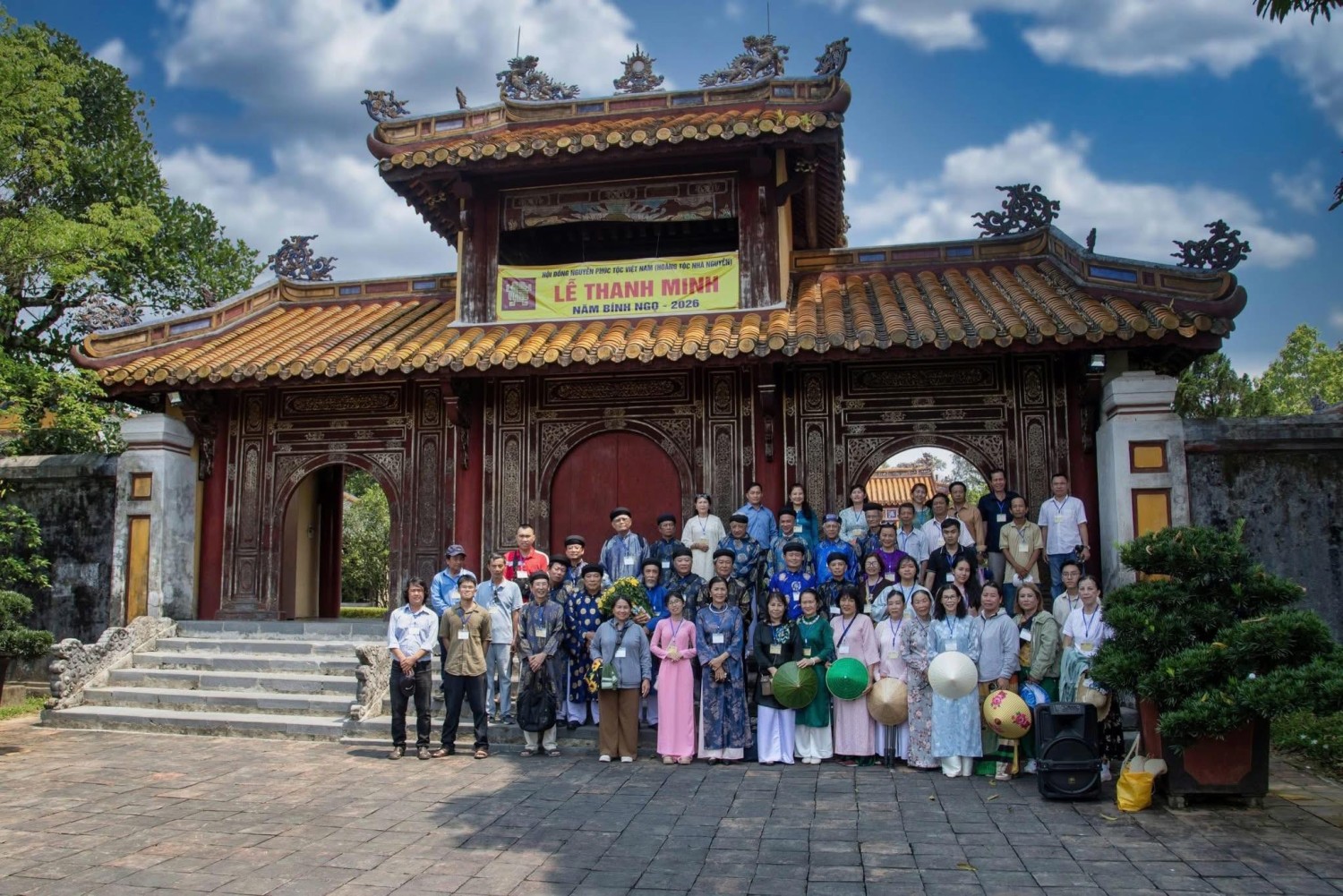 ĂN LỘC CỦA TRIỀU NGUYỄN MÀ CẤM ĐOÁN CON CHÁU TRIỀU NGUYỄN - PHẢI CHẤM DỨT NGAY!